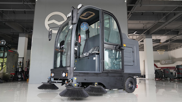  工業(yè)車間的掃地機(jī)好不好用呢？